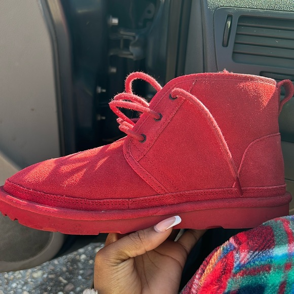 Red uggs Size 6 in women - Picture 1 of 2